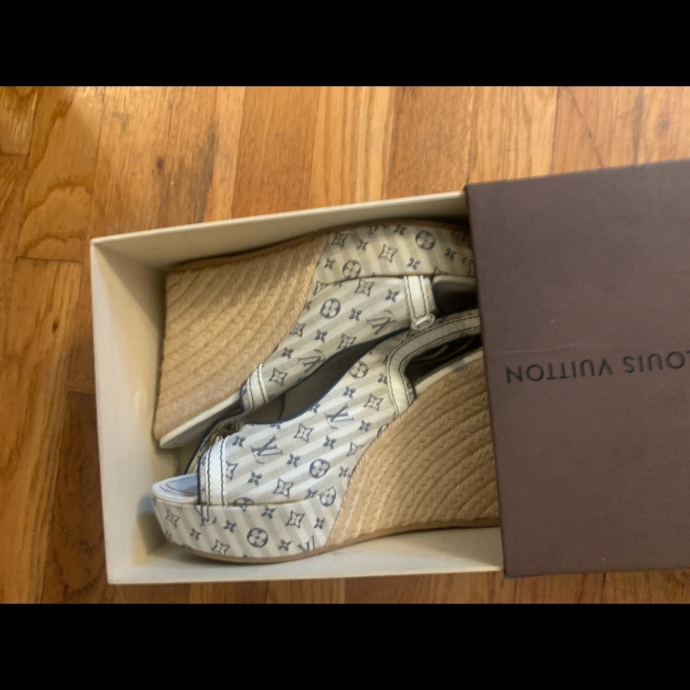 Ladies shoes